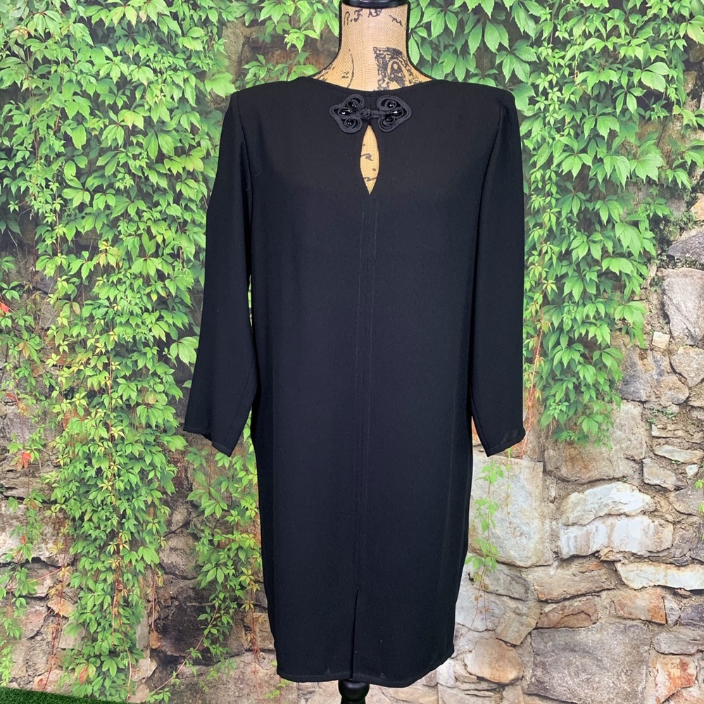 TOM AND LINDA PLATT STUDIO Quiet Luxury Minimalist Elegant Black Dress, 8 - Picture 3 of 11